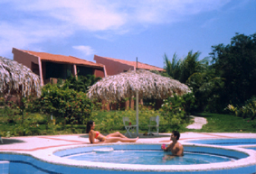 jacuzzi.jpg (74732 bytes)